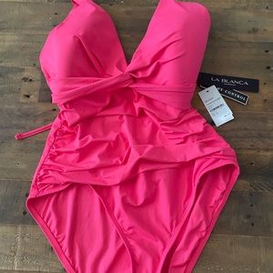 New with tags La Blanca swim suit. 16 pink